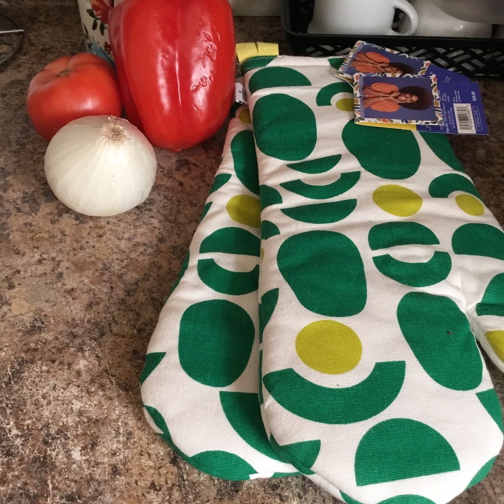 (2) Tabitha Brown Oven mitts